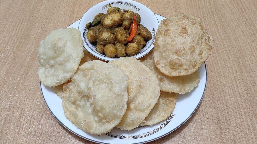 Alipurduar Luchi (with aloo bhaji)